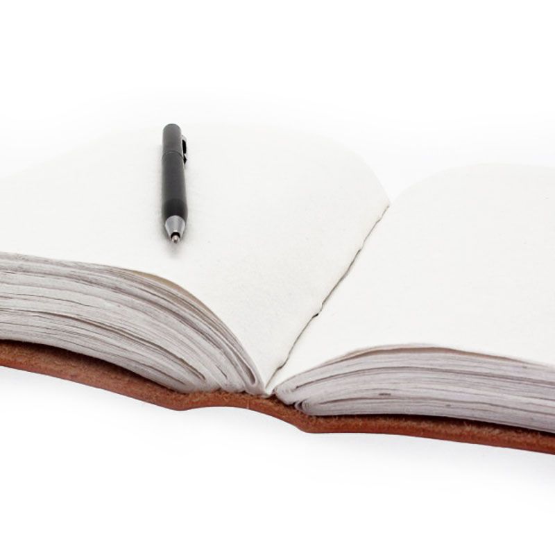 Libro Grande de Cuero Artesanal – Cuaderno Especial de 200 Páginas