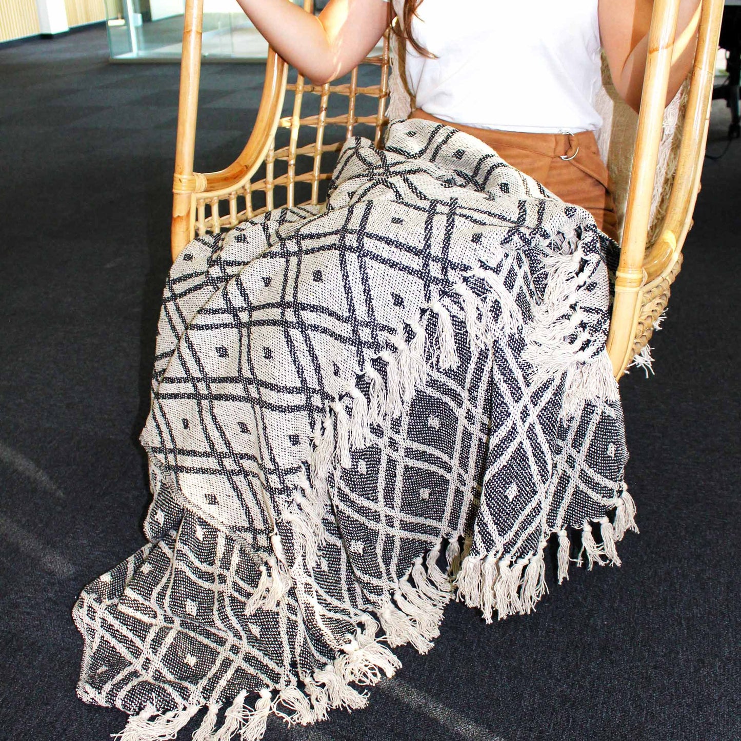 Manta Boho Confort Negro y Beige
