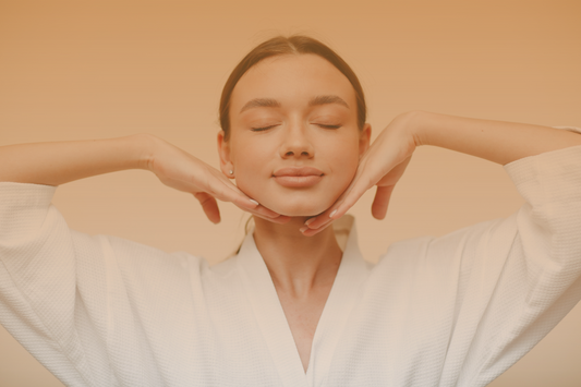 ¿Qué es el yoga facial y cómo ayuda a tu pie?