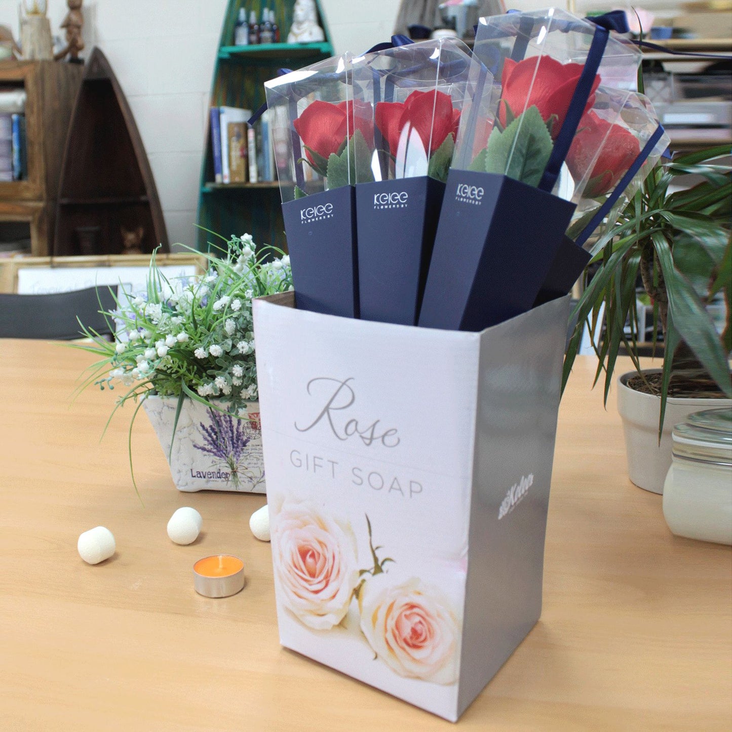 Expositor de Cartón para Rosas de Jabón – Presentación para Eventos