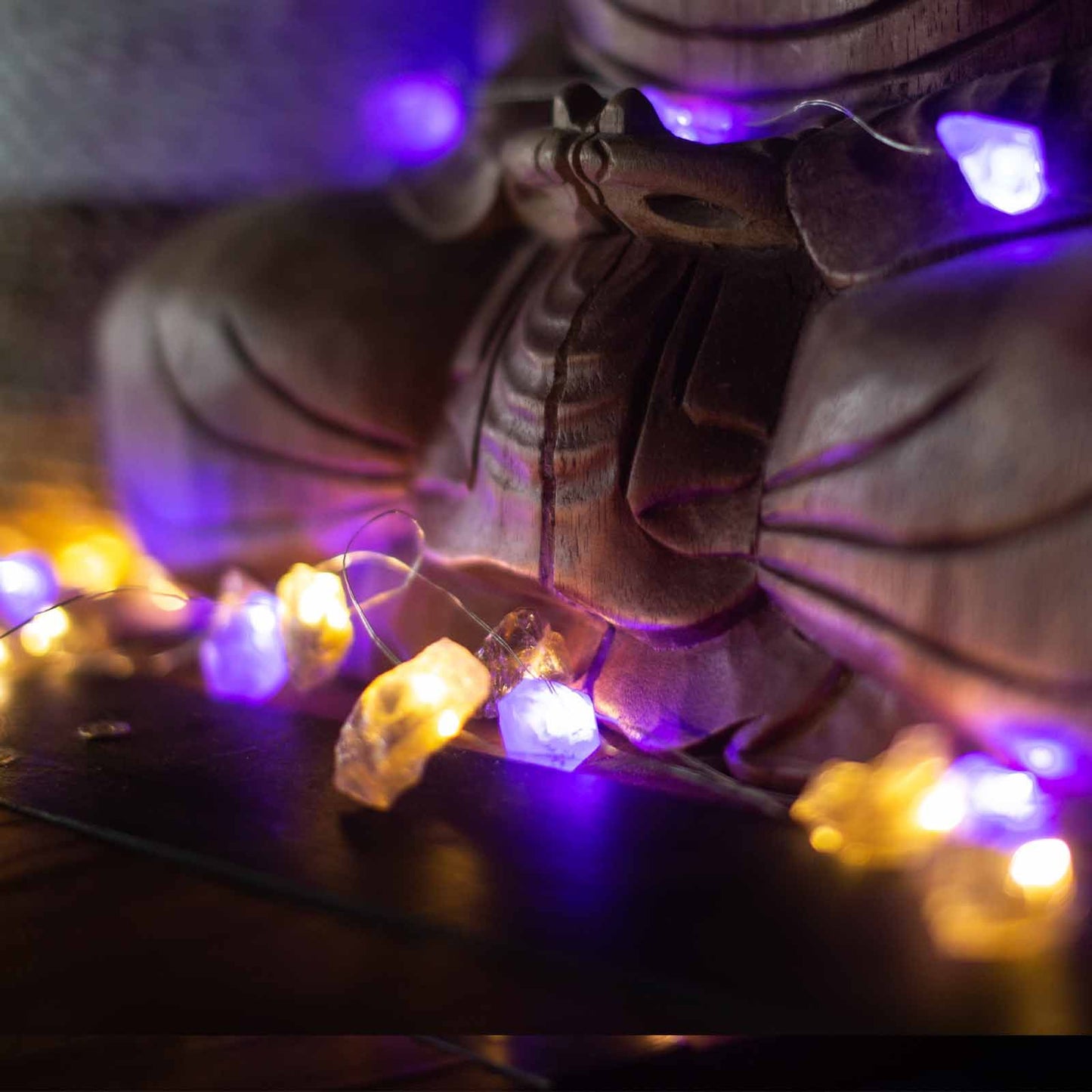 Luces Encantadas con Piedras Naturales – Decoración con Energía y Color